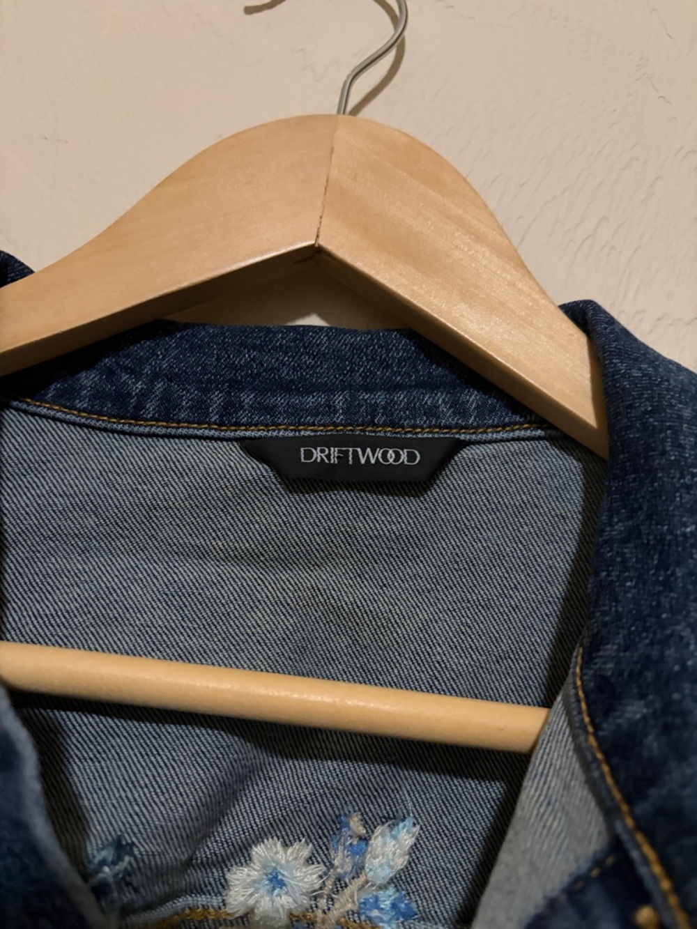 DRIFTWOOD Dark Blue Denim Jacket with Floral Embroidery. Like New! - Picture 2 of 9